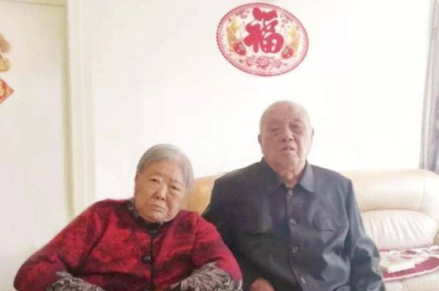 她2岁丧父，11岁“嫁”表哥，30岁被印在壹元人民币上，高寿90岁