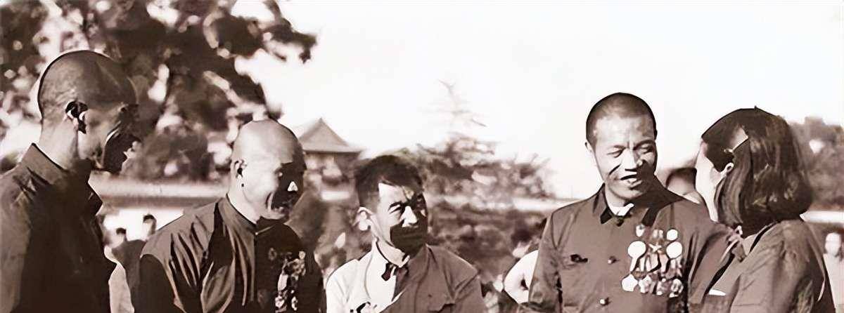 纪实：拖拉机手梁军：11岁嫁表哥，长相漂亮印人民币上，高寿90岁