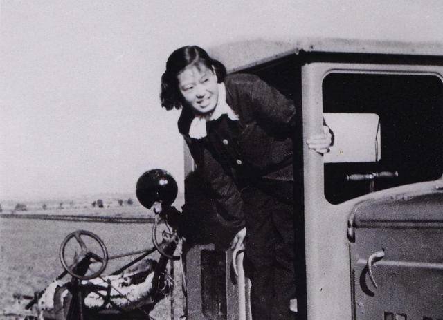 她11岁做童养媳，因太漂亮被印壹元人民币上，长寿90岁，名字耳熟
