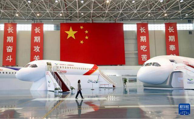 中国产洲际客机C929亮相巴黎，宣布两家供应商