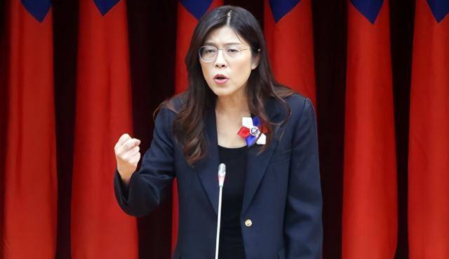 郑丽文:台湾在最危险时刻,两岸必须和平稳定,否则一切都免谈!