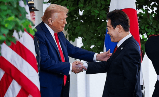 行动暂停!中方怒火快压不住,李在明下定决心,第一个向日本发难,高市早苗这回玩过火了