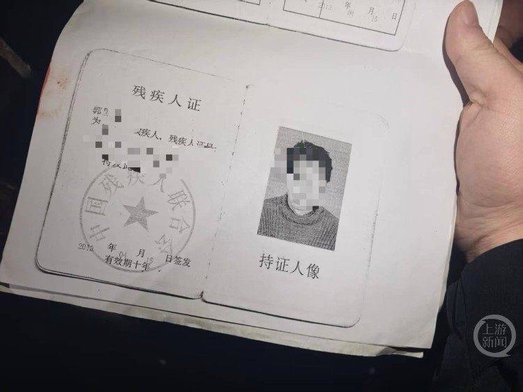 上游调查｜“村书记”连10+10都不会算，假红头文件藏着 “顶包” 的鬼