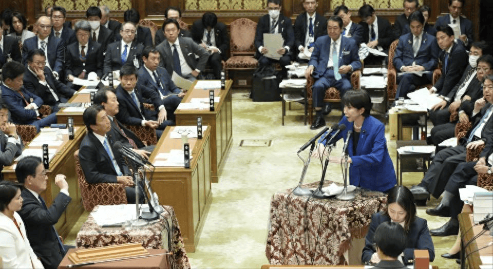 高市早苗硬扛中国两个月，半数日企翻脸：再硬抗下去，没人保障日本安全！