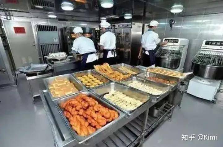 央视：福建舰航母唯一能用明火的地方居然是“拔火罐”？太离谱了吧？