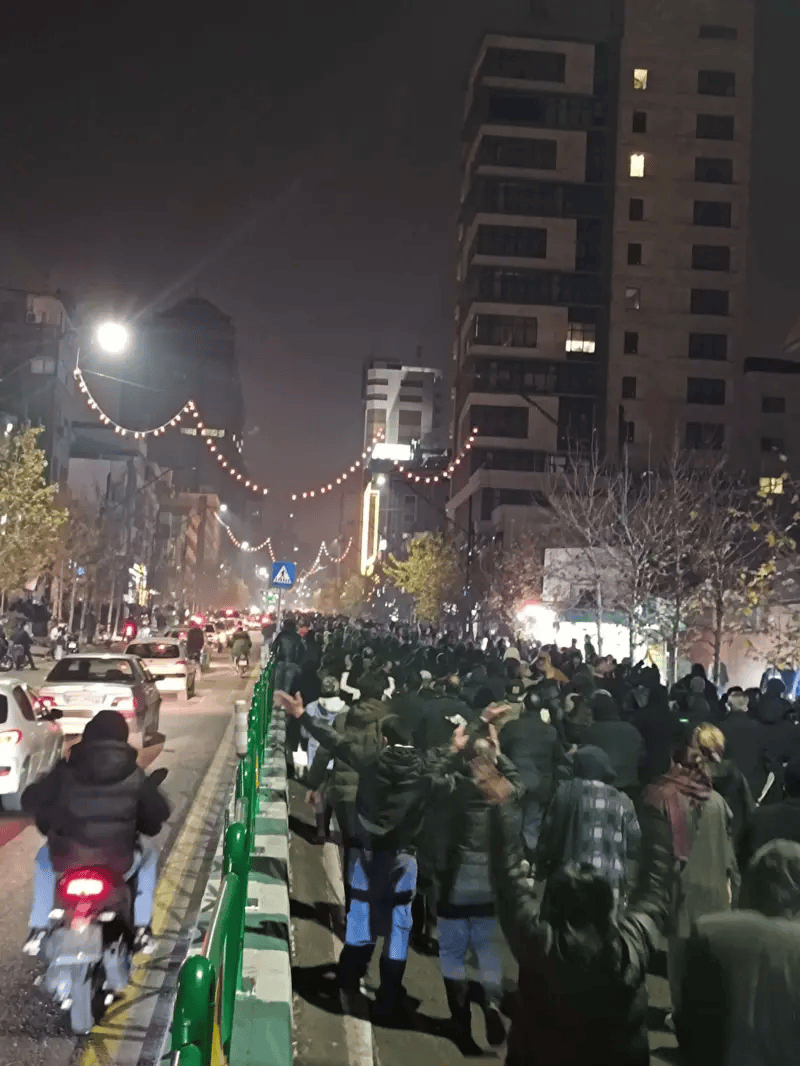 抗议持续12日 伊朗实施全国性网络管制