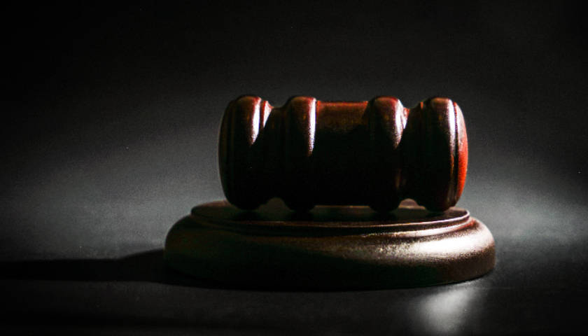 盘踞武汉多年“黑老大”黄大发一审被判死刑：犯21项罪名，涉多起强拆纠纷