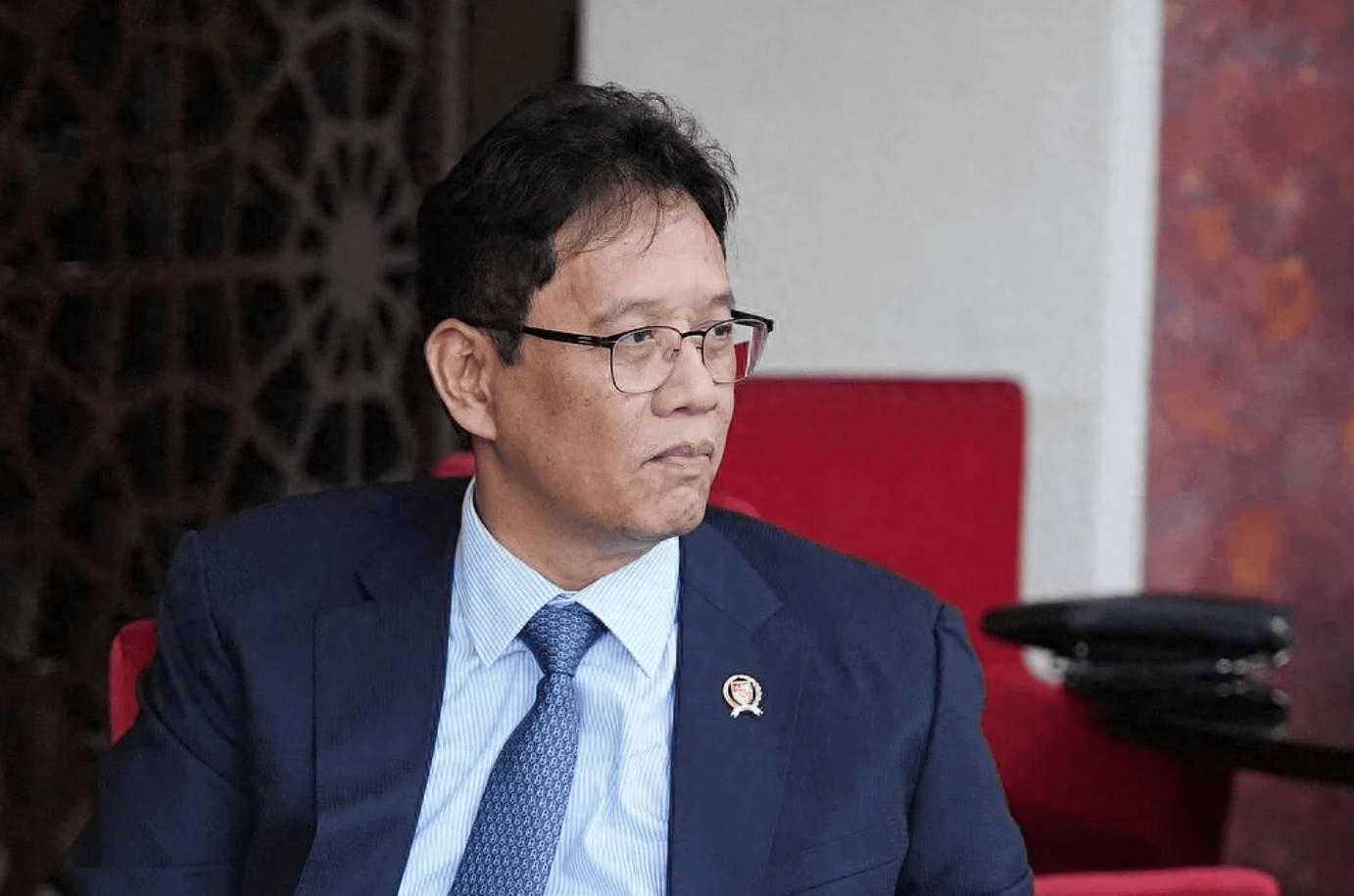 会开到一半，印尼财长被免职，中方接到消息，马六甲海峡收费彻底告吹